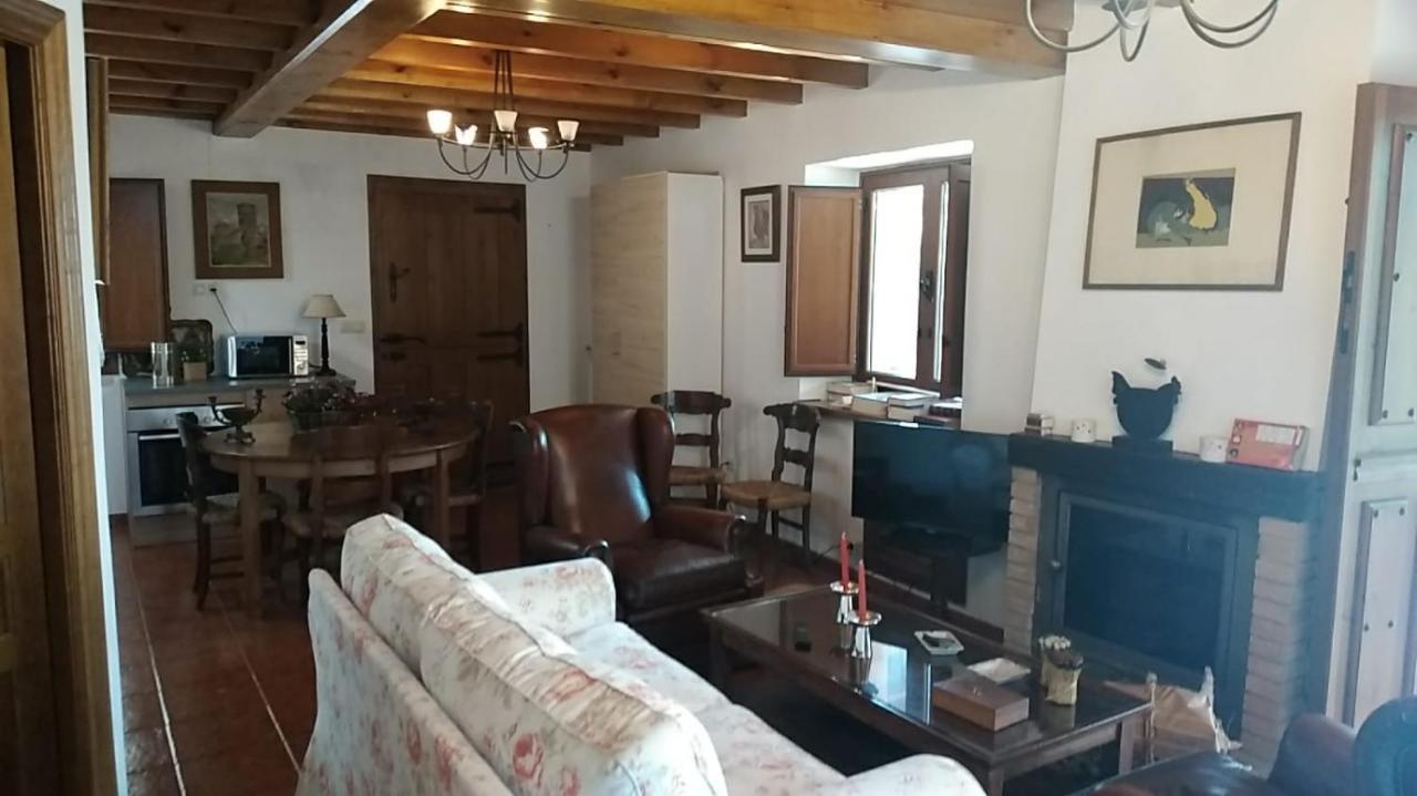 Villa Isabel Piloña エクステリア 写真
